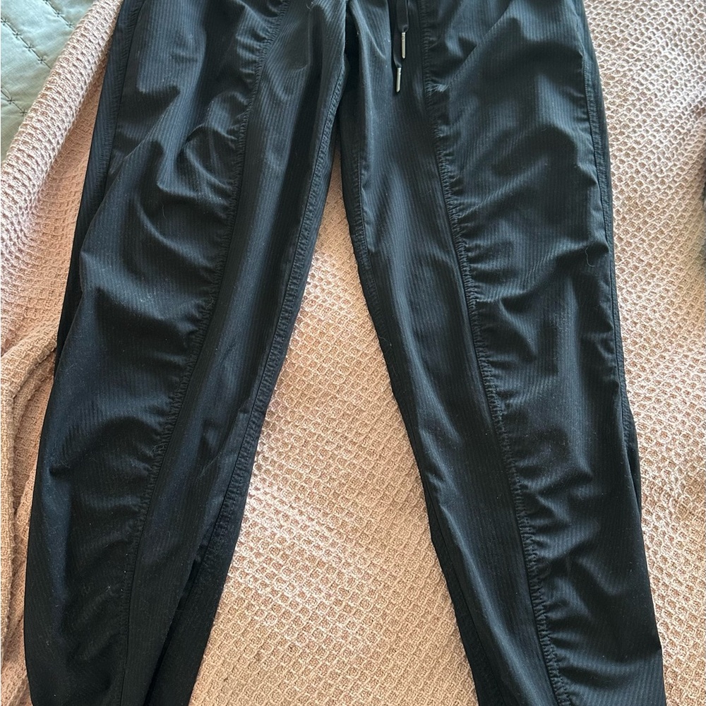 lululemon athletica Black Joggers size 6